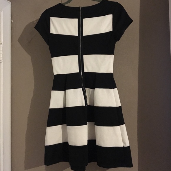 Black & White Striped Dress - Picture 2 of 4